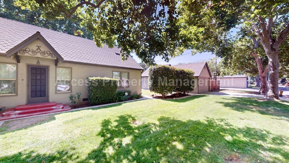 Building Photo - 1200 Sycamore St