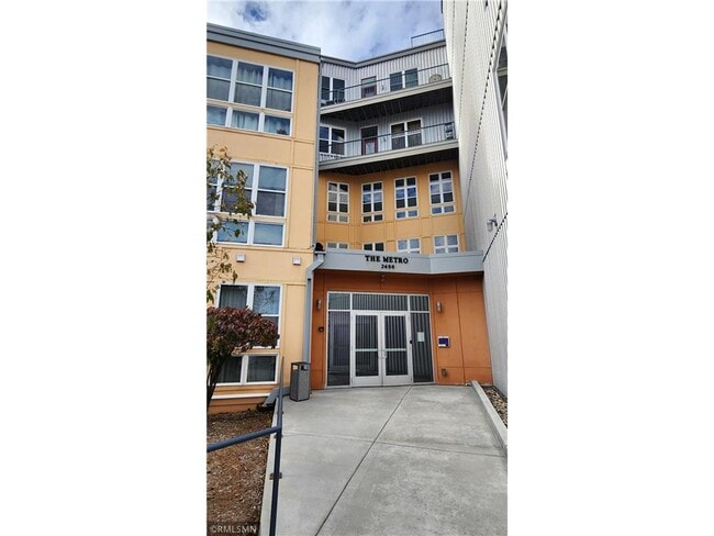 Building Photo - 2650 University Ave W