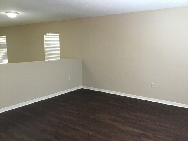 Building Photo - 87211 Kipling Dr
