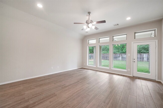 Building Photo - 132 Fox Trail Rd