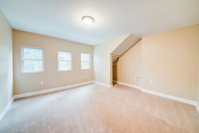 Building Photo - Stunning 3 bedroom home in Bon Air availab...