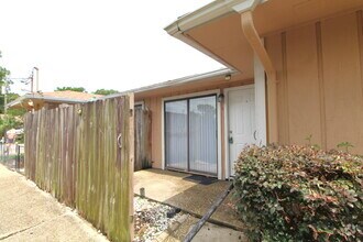 Building Photo - 2BR Apartment in Gulf Breeze – Near Oriole...
