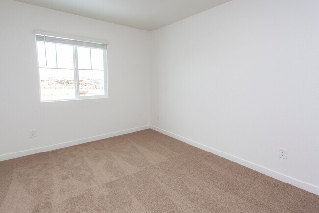 Building Photo - 436 Summer Triangle