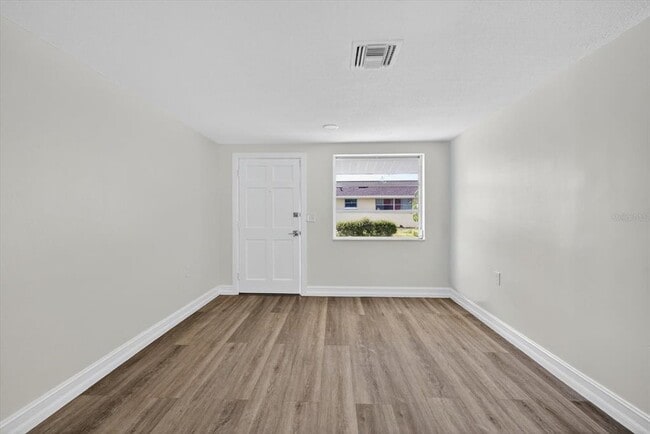 Building Photo - 5419 Oceanic Rd