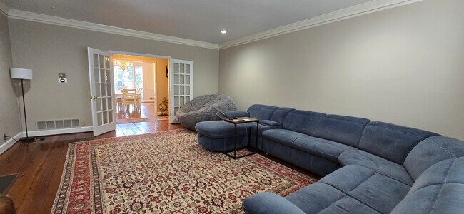 Building Photo - 289 Ashbrook Dr