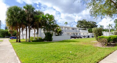 Building Photo - 1605 NE 126 Street