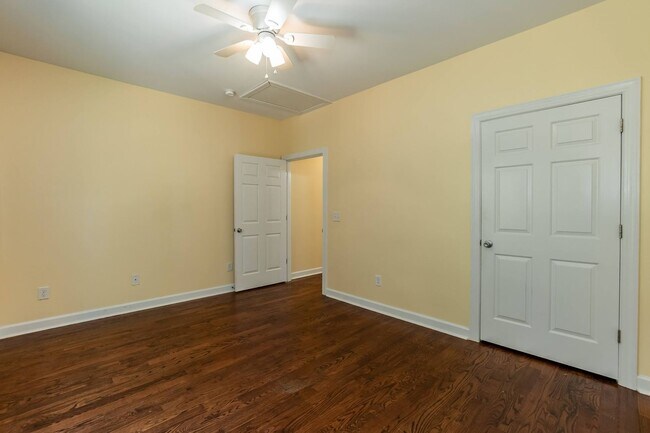 Building Photo - Nice 1 bed/1 bath duplex minutes from downtown Raleigh
