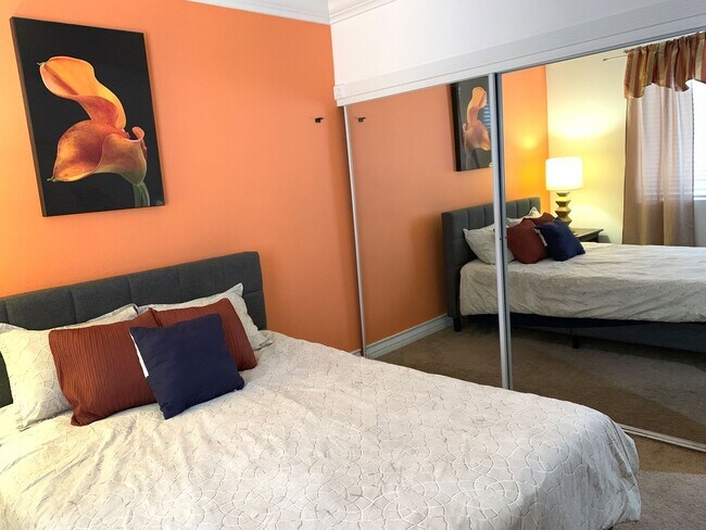 Building Photo - Meridian-FURNISHED 2 BDR /2 BATH + Den Lux...