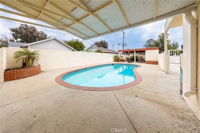 Building Photo - 642 N 6th Ave