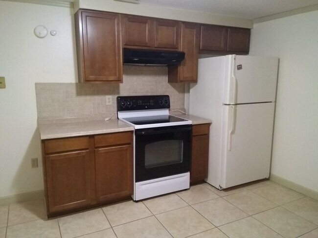 Building Photo - 5336 Pine St