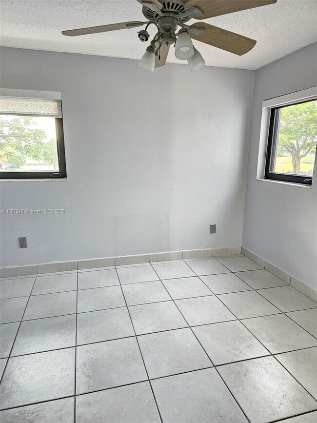 Building Photo - 6201 SW 138th Ct