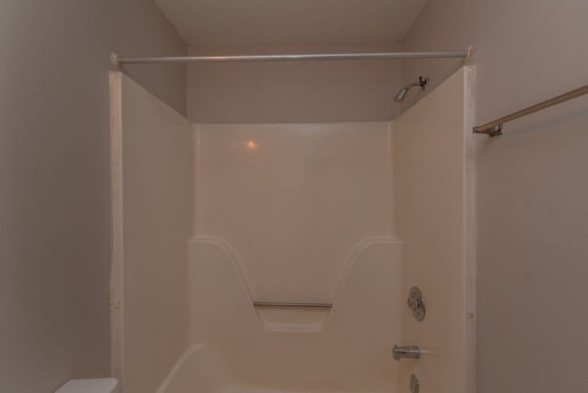 Building Photo - 3 Bed/2.5 Bath House for Rent in Martinez w/ Garage & Fenced Back Yard