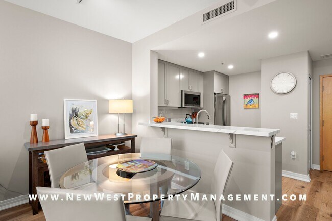 Building Photo - Super Spacious Cortez Hill 2-Bedroom at Discovery! Small Pet Ok!