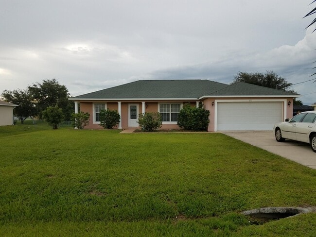 Building Photo - 213 Blackstone Dr