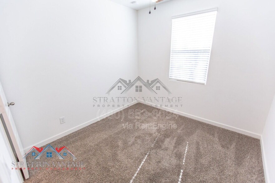 Building Photo - 1673 N Wrigley Dr