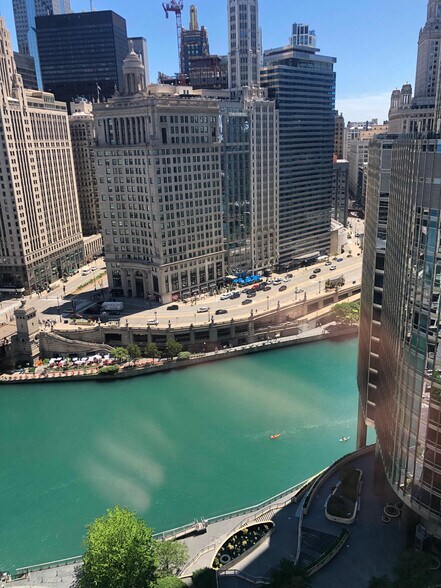 Building Photo - 405 N Wabash Ave