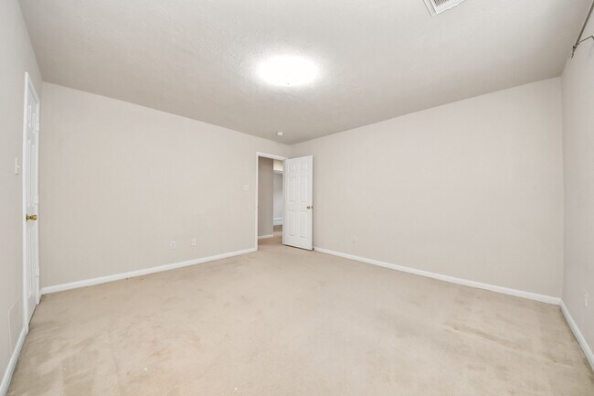 Building Photo - 11451 Ashford Willow