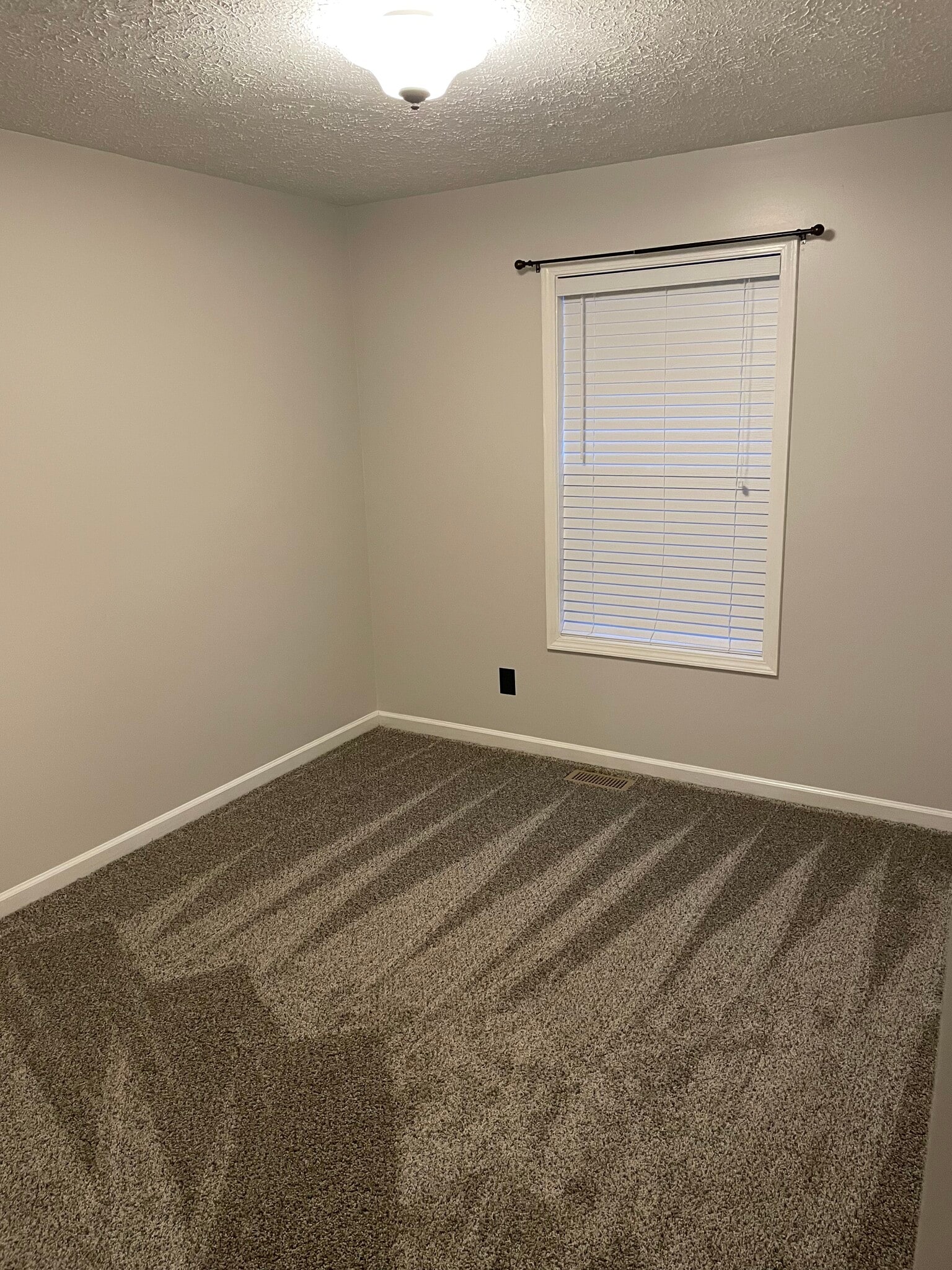 Building Photo - 2203 Ladd Dr