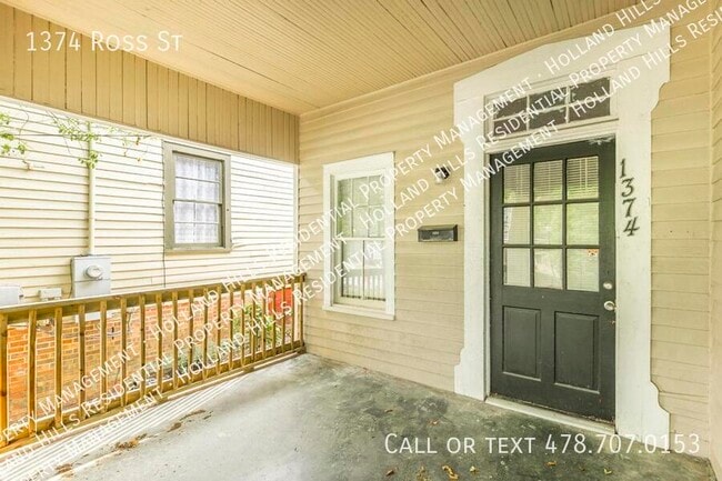 Building Photo - 1374 Ross St