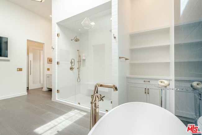 Building Photo - 10100 Empyrean Way