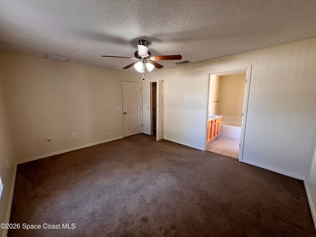 Building Photo - 619 Pampas St NW