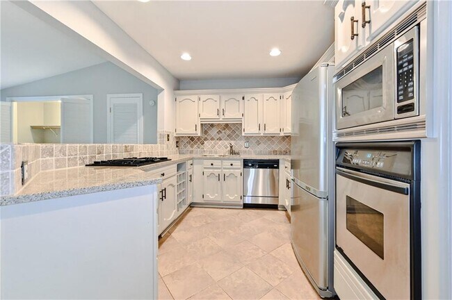 Building Photo - 2454 Drew Valley Rd NE