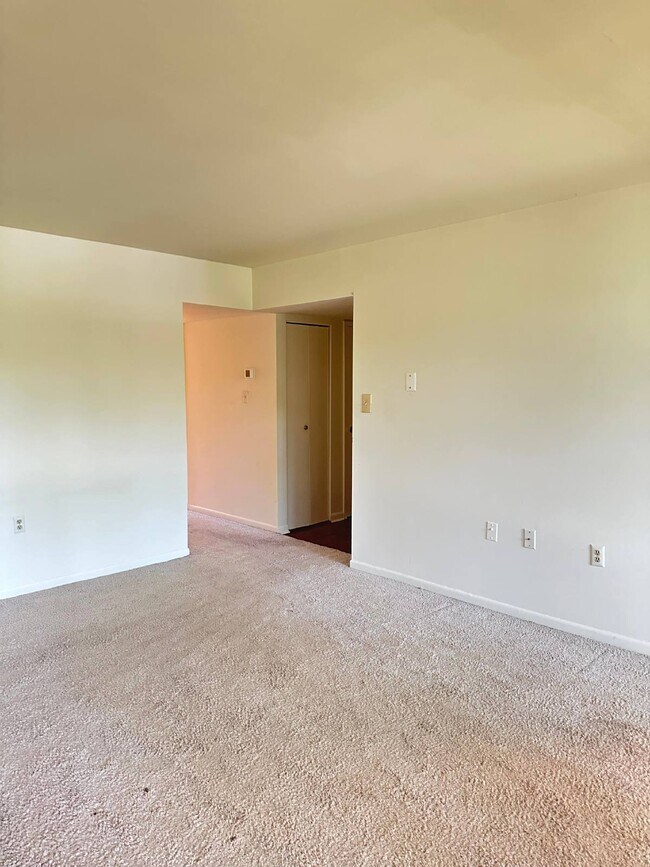 Building Photo - Spacious 2 bed 2 bath condo in Reston!