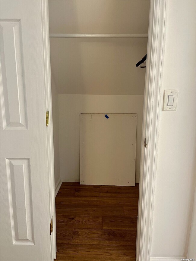 Building Photo - 772 Pulaski Rd