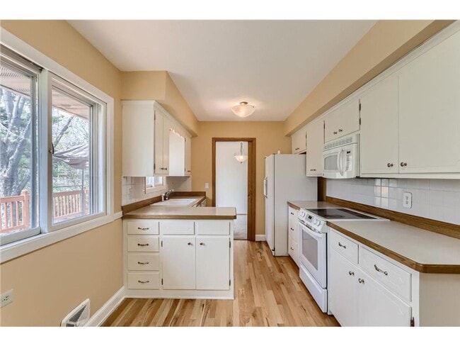 Building Photo - Spacious single-family home *3Bd*3Bath in New Hope Avail June 1