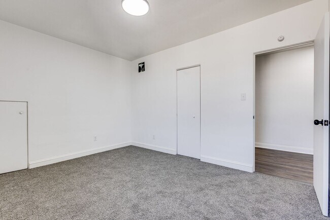 Building Photo - 2439 Arlington Ave