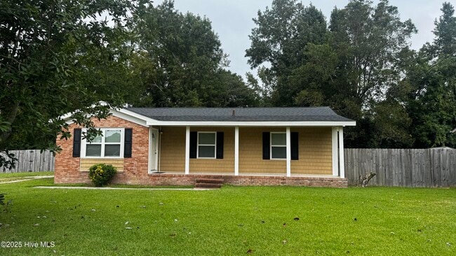 Primary Photo - 112 Shamrock Dr