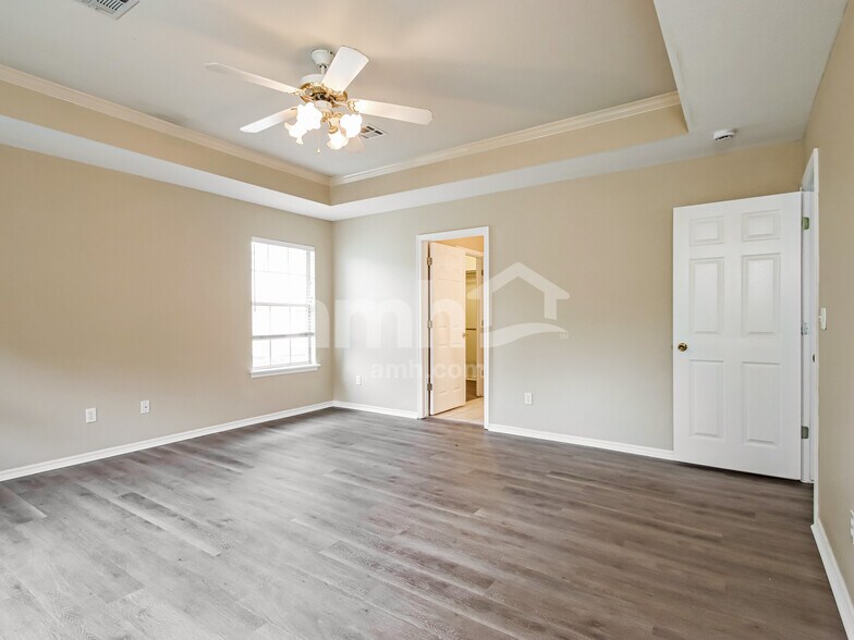 Building Photo - 11415 Mulberry Cir