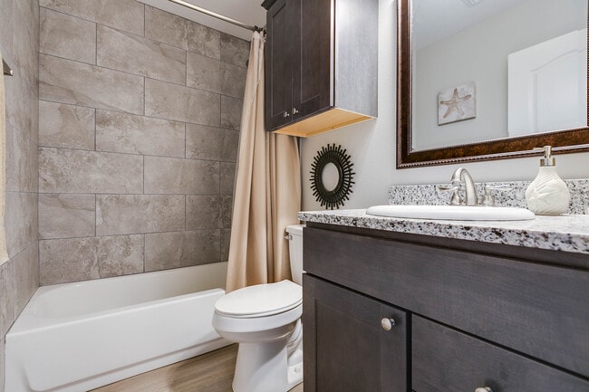 Building Photo - 420 E 48th St