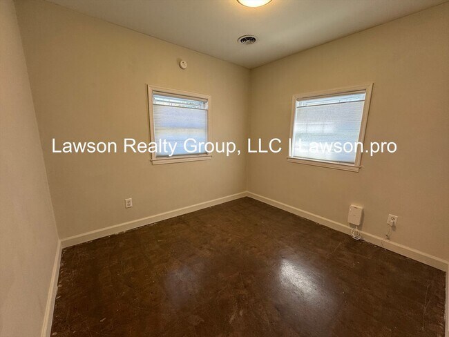 Building Photo - Updated, Cozy Two Bedroom Home in Wasena!