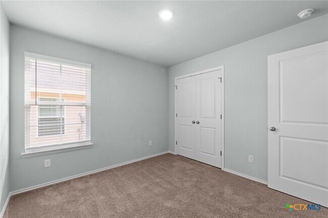 Building Photo - 1218 LEXINGTON Dr