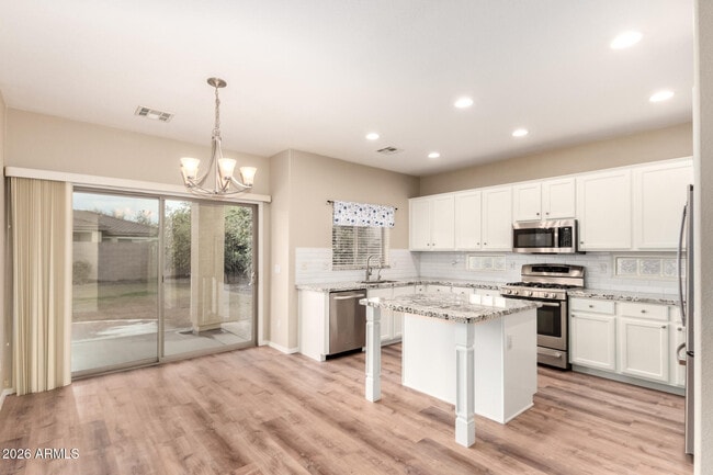 Building Photo - 18838 E Lark Dr