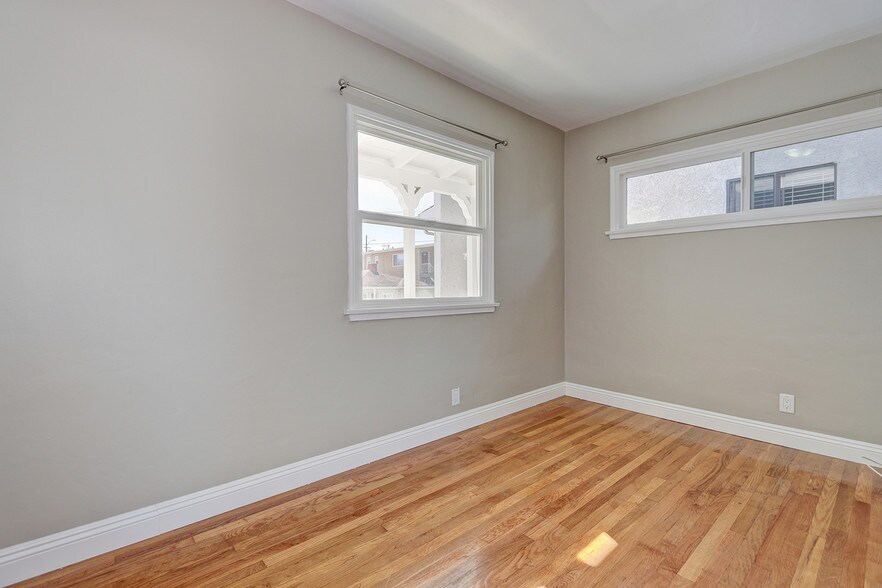 2nd bedroom - 423 28th St