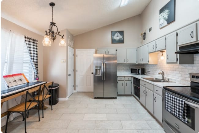 Building Photo - 908 Churchfield Dr