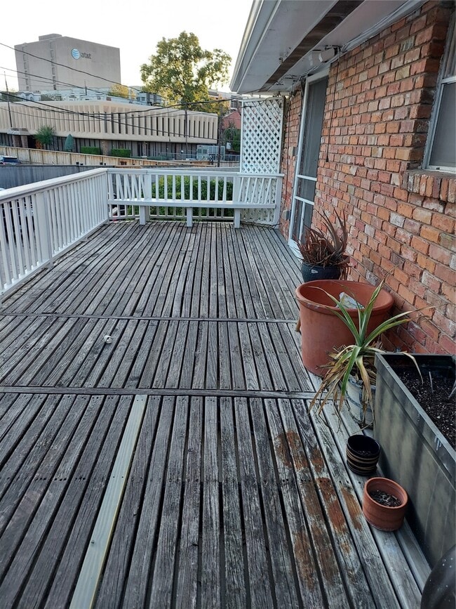 Building Photo - 2821 Eastgrove Ln