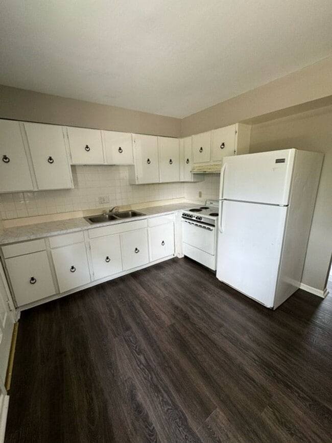 Building Photo - 6305 Nina Dr