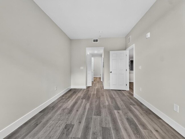 Building Photo - 4424 S Texas Ave