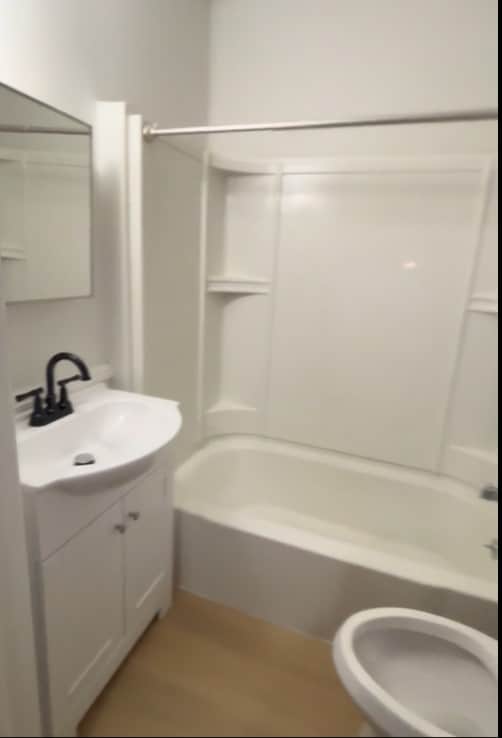 Building Photo - 205 13th St