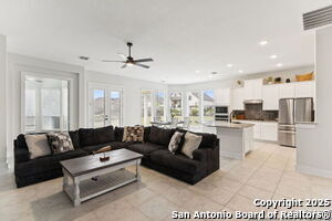 Building Photo - 462 Vamanos