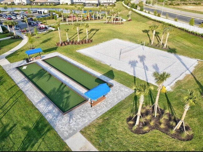 Building Photo - 15519 Sunny Day Dr