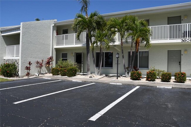 Primary Photo - 3600 Bal Harbor Blvd