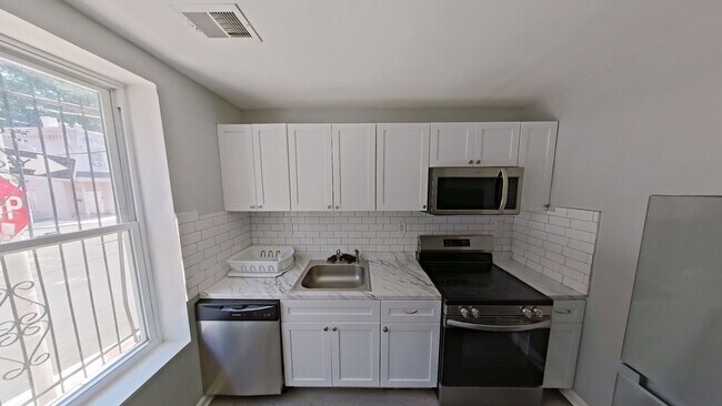 Building Photo - 2036 N Gratz St