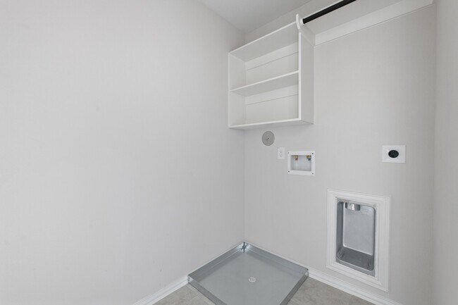 Building Photo - 27806 Western Crk Ct