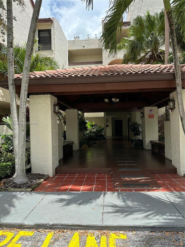 Building Photo - 9010 SW 125th Ave