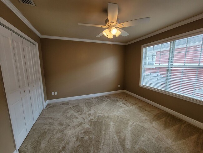Building Photo - 3 Bedroom town home for rent August 6, 2026 in gated community with pool, renting for $1550 per m...