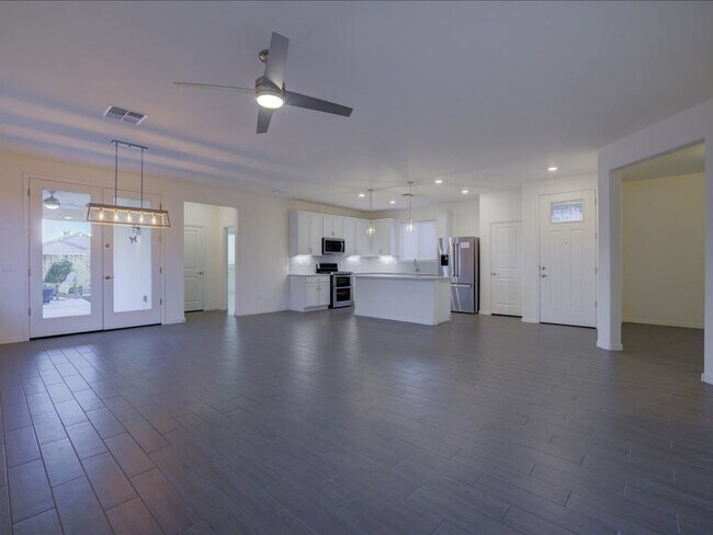 Building Photo - 3 Bedroom 2 Bathroom With Office/Flex room Located in RANCHO SAHUARITA!